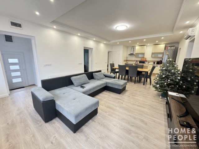 Eladó családi ház, Hódmezővásárhelyen 66 M Ft, 4 szobás