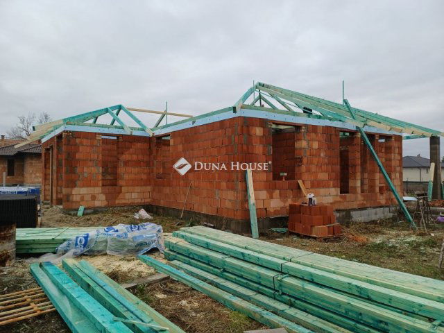 Eladó családi ház, Ráckevén 89 M Ft, 5 szobás