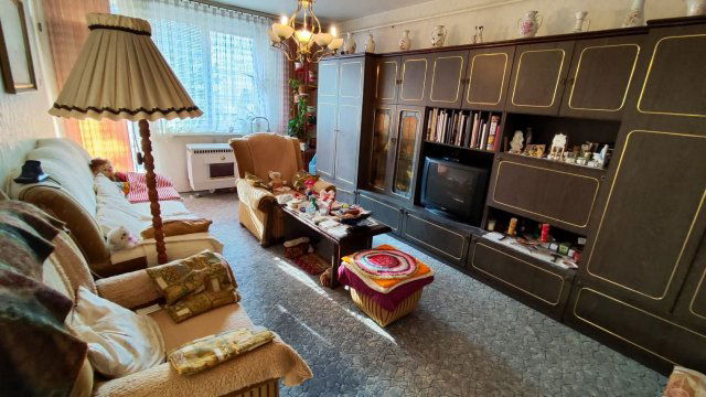 Eladó téglalakás, Egerben 64.9 M Ft, 4 szobás