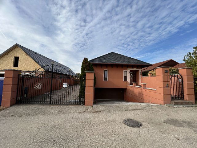 Eladó családi ház, Kópházán 213.012 M Ft, 7 szobás