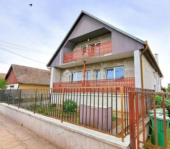 Eladó családi ház, Zsámbokon 62.9 M Ft, 5 szobás