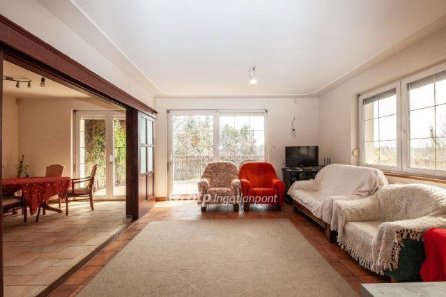 Eladó családi ház, Csömörön 299 M Ft, 4+1 szobás