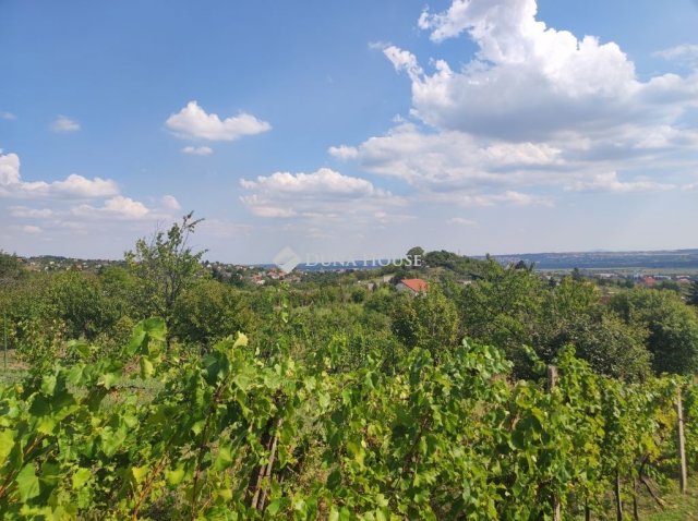 Eladó telek, Pécsett 6.5 M Ft / költözzbe.hu