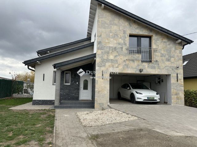 Eladó családi ház, Taksonyon 295 M Ft, 4 szobás
