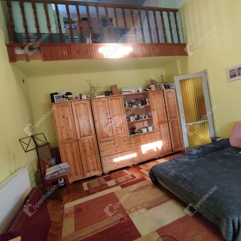 Eladó családi ház, Celldömölkön 60 M Ft, 4 szobás