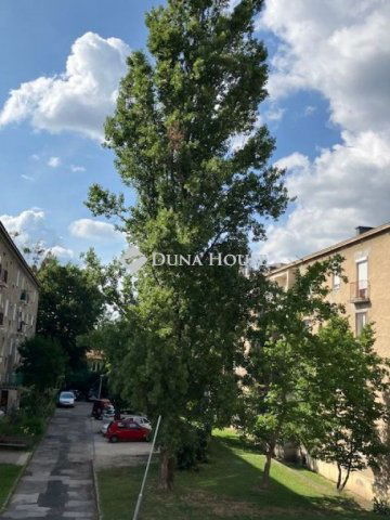 Eladó téglalakás, Tatabányán 55.5 M Ft, 3 szobás