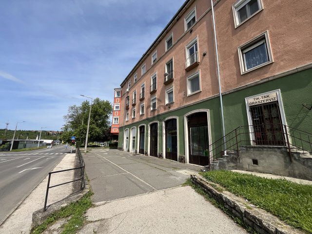 Eladó ipari ingatlan, Komlón 44.9 M Ft / költözzbe.hu