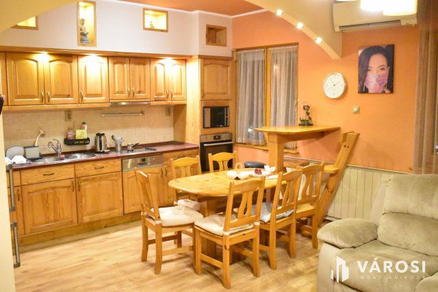 Eladó téglalakás, Gyulán 57.9 M Ft, 3 szobás