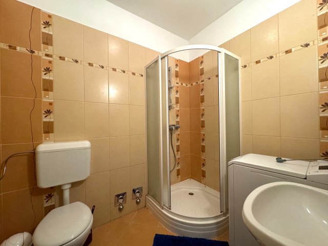 Kiadó téglalakás, albérlet, Pécsett, Szigeti úton, 2+1 szobás