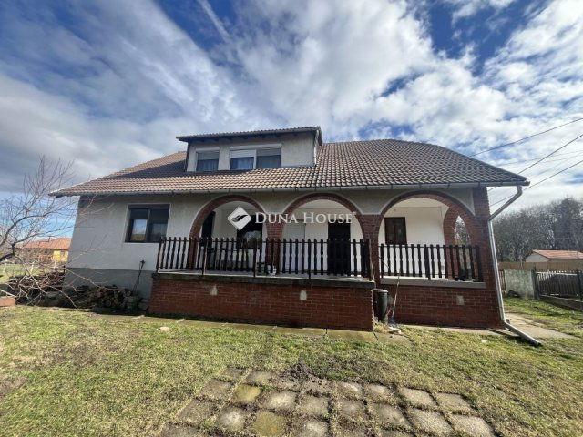 Eladó családi ház, Gárdonyban 99.9 M Ft, 6 szobás