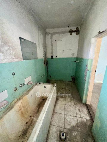 Eladó családi ház, Tökölön 39.9 M Ft, 1 szobás