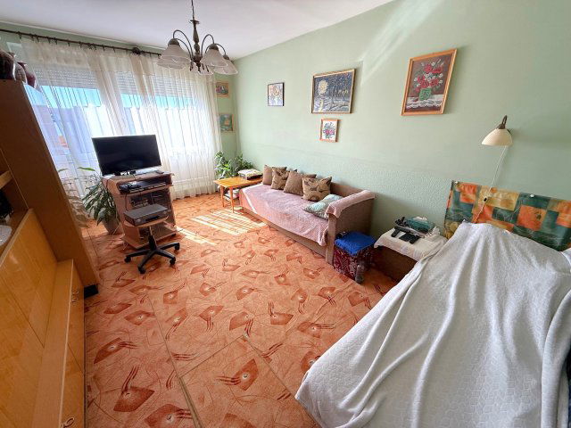 Eladó panellakás, Pécsett, Polgárszőlő utcában 49.9 M Ft