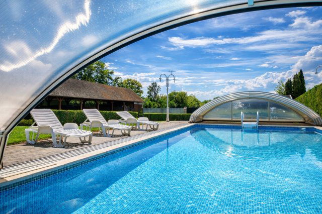 Eladó családi ház, Balatonszemesen 236 M Ft, 4+4 szobás