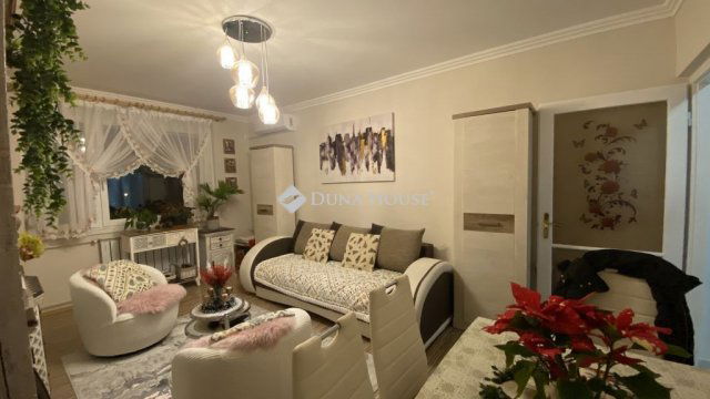 Eladó panellakás, Szegeden, József Attila sugárúton 53.5 M Ft