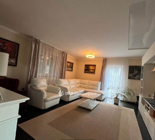 Eladó családi ház, Budaörsön 165 M Ft, 4 szobás