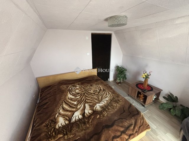 Eladó nyaraló, Kecskéden 32.5 M Ft, 3 szobás