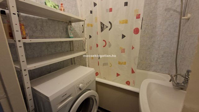 Kiadó panellakás, albérlet, Pécsett, Rókusalja utcában