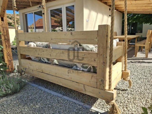 Eladó családi ház, Cegléden 210 M Ft, 4 szobás