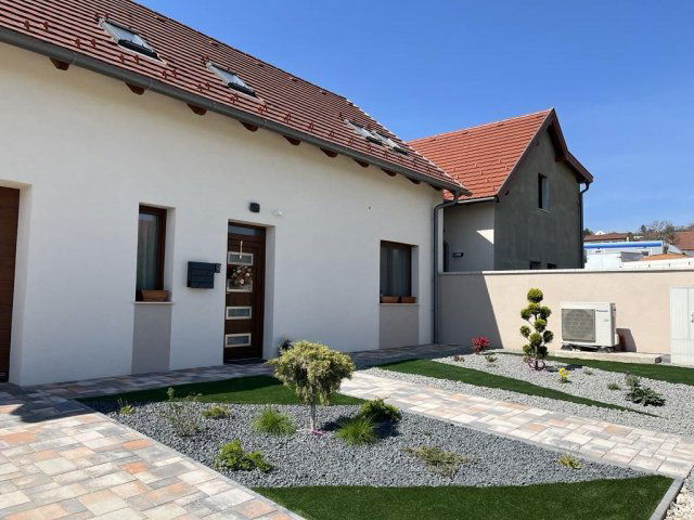 Eladó családi ház, Balatonfüreden 210 M Ft, 4 szobás
