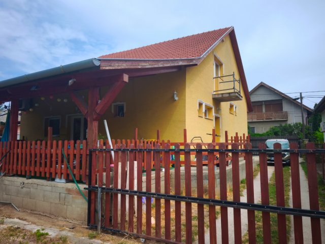 Eladó családi ház, Maglódon 129.9 M Ft, 5 szobás
