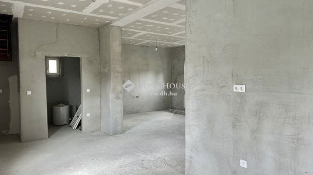 Eladó családi ház, Budapesten, XVIII. kerületben 84.9 M Ft