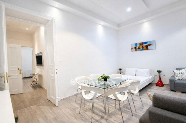 Kiadó téglalakás, albérlet, Budapesten, VI. kerületben