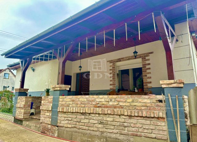 Eladó családi ház, Halásztelken 99.99 M Ft, 2 szobás