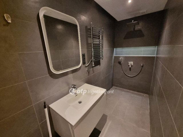 Eladó téglalakás, Budapesten, III. kerületben 326 M Ft