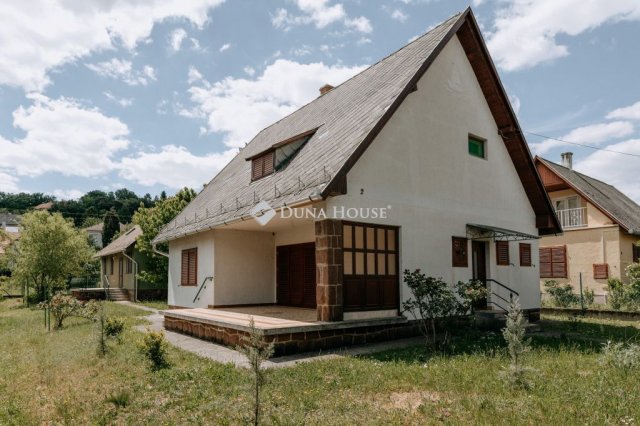 Eladó családi ház, Balatonalmádiban 129.9 M Ft, 7 szobás