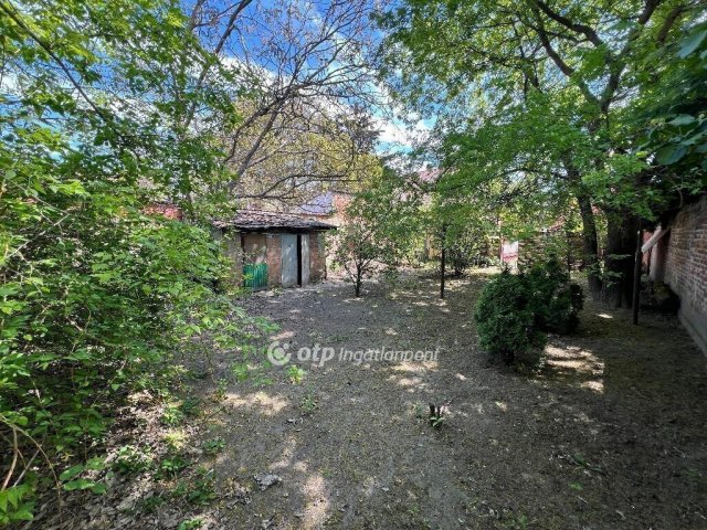 Eladó családi ház, Budapesten, XV. kerületben 79.9 M Ft