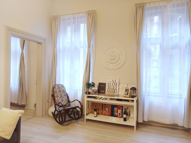 Eladó téglalakás, Budapesten, VI. kerületben 98.5 M Ft, 2 szobás