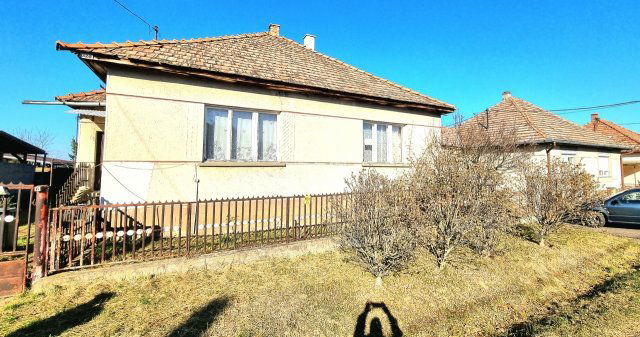 Eladó családi ház, Kemencén 32 M Ft, 3 szobás