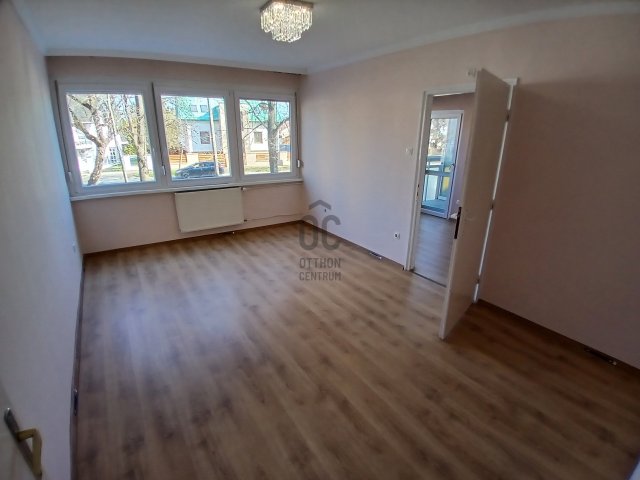 Eladó panellakás, Hajdúszoboszlón 54.9 M Ft, 4 szobás