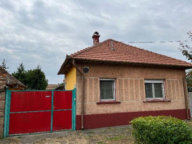 Eladó családi ház, Nagykőrösön 25 M Ft, 2 szobás