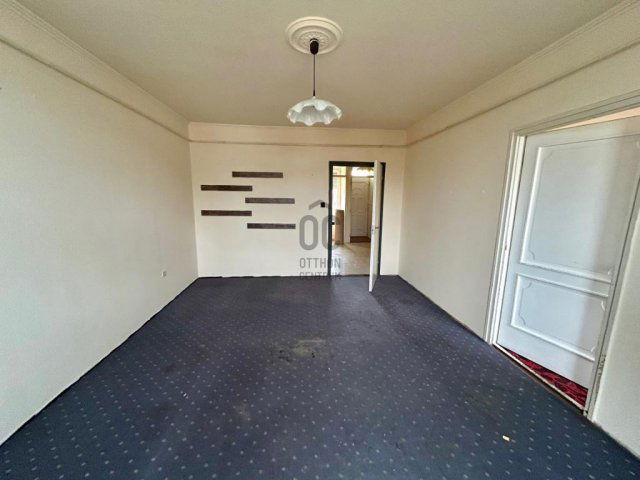 Eladó téglalakás, Cegléden 41.9 M Ft, 3 szobás