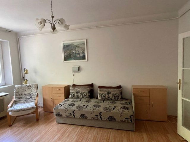 Kiadó téglalakás, albérlet, Pécsett 150 E Ft / hó, 2 szobás