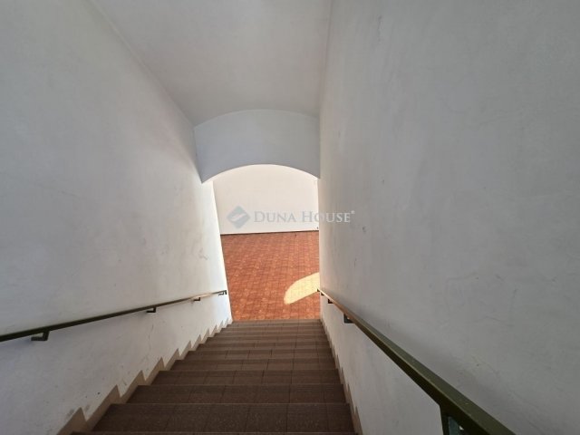 Eladó ipari ingatlan, Szegeden 1270.5 M Ft / költözzbe.hu