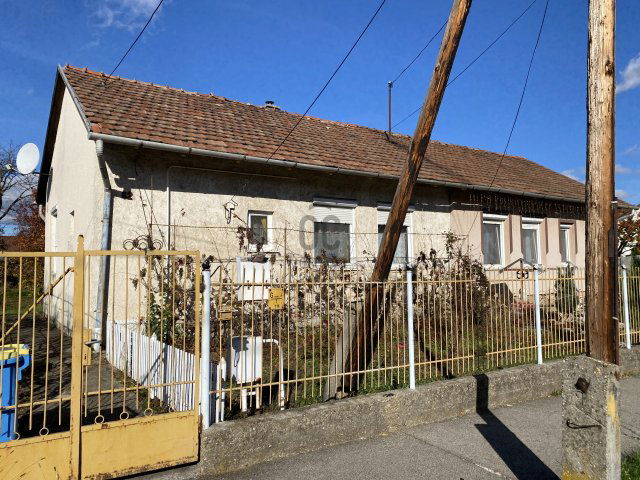 Eladó ikerház, Kazincbarcikán 34.9 M Ft, 2 szobás