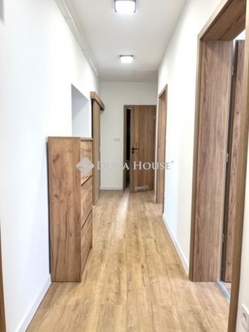 Eladó téglalakás, Pécsett 79.9 M Ft, 3 szobás