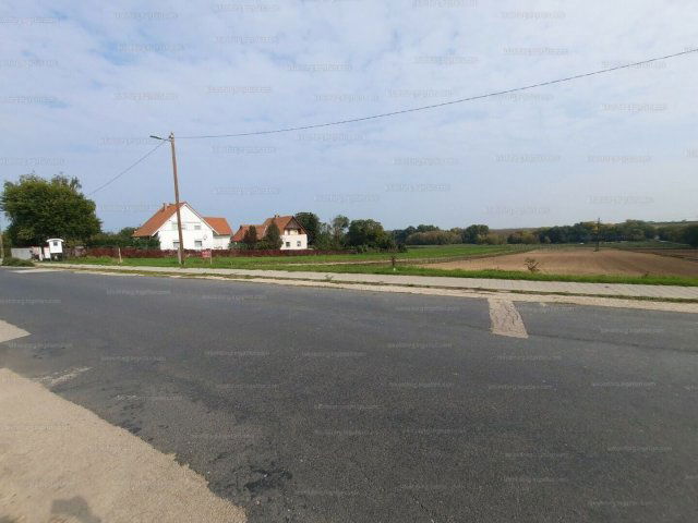 Eladó telek, Zamárdiban 82.5 M Ft / költözzbe.hu