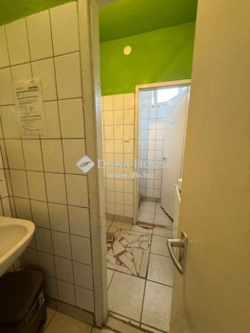 Eladó ipari ingatlan, Üllőn 390 M Ft / költözzbe.hu