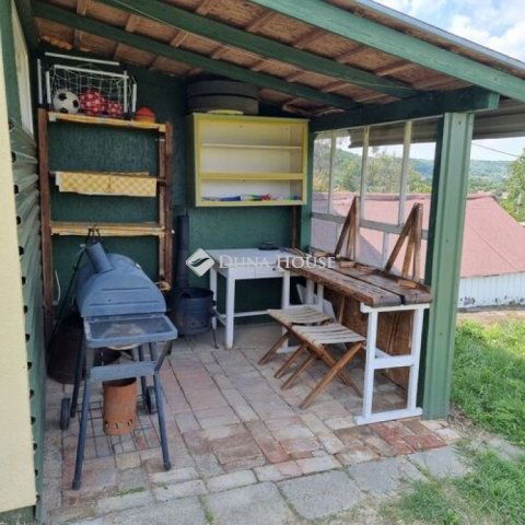 Eladó családi ház, Szekszárdon 25.9 M Ft, 3 szobás