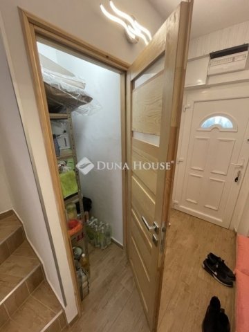 Eladó sorház, Budapesten, XV. kerületben 162 M Ft, 5 szobás