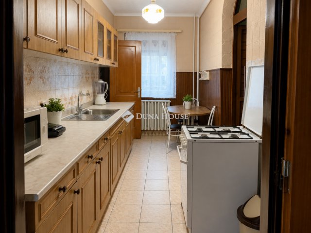 Eladó családi ház, Ballószögön 120 M Ft, 6 szobás