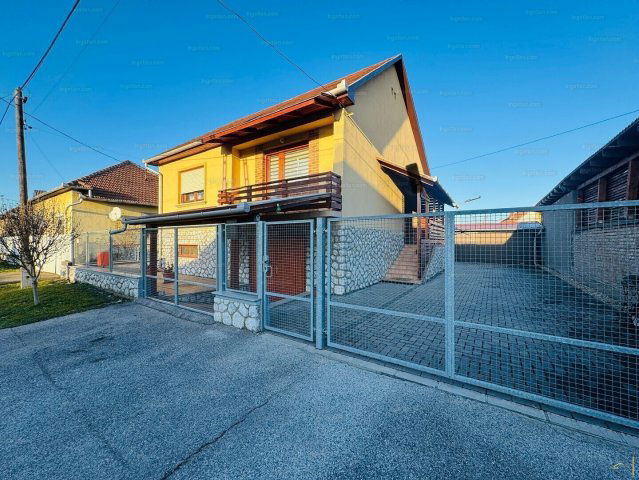 Eladó családi ház, Mezőkövesden 54 M Ft, 3 szobás