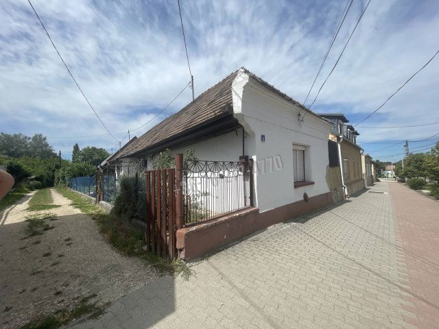 Eladó sorház, Tatabányán 24.5 M Ft, 3 szobás