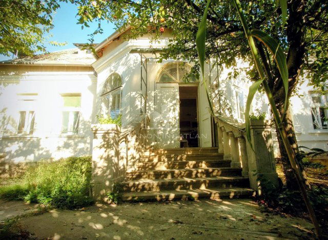 Eladó családi ház, Balatonfüreden 104 M Ft, 5+1 szobás