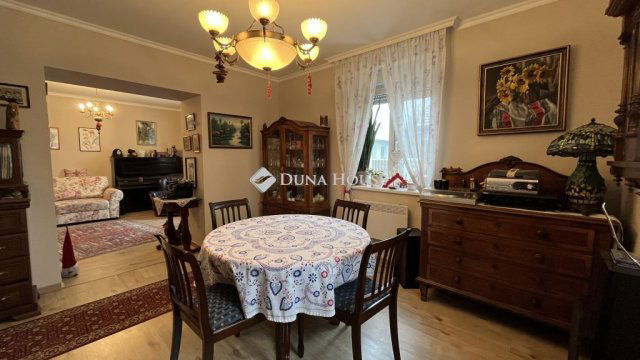 Eladó családi ház, Keszthelyen 79.99 M Ft, 4 szobás
