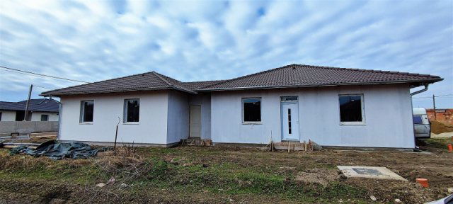 Eladó ikerház, Taksonyon 103.4 M Ft, 4 szobás