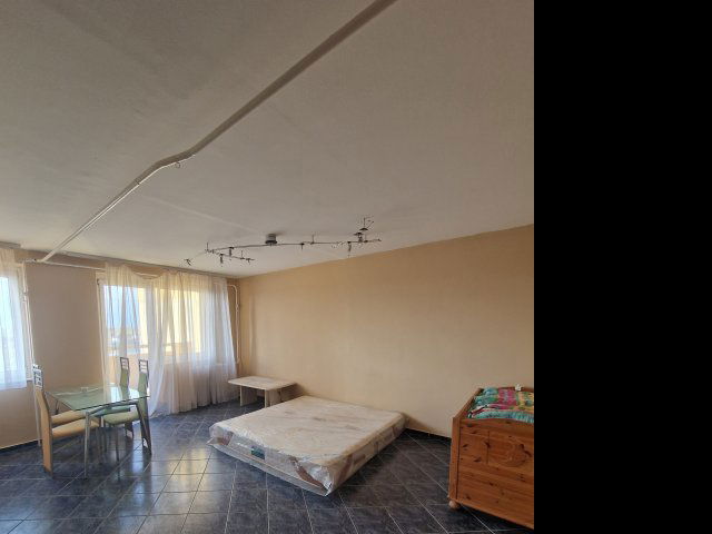 Eladó panellakás, Pápán 36.5 M Ft, 1+3 szobás